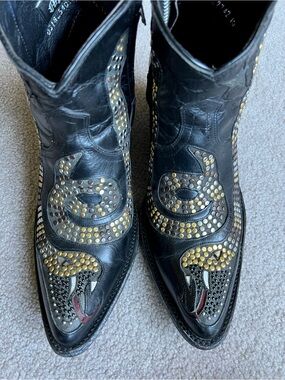 Price firm- Old gringo mexicana 9 snake western cowboy ankle boots studded